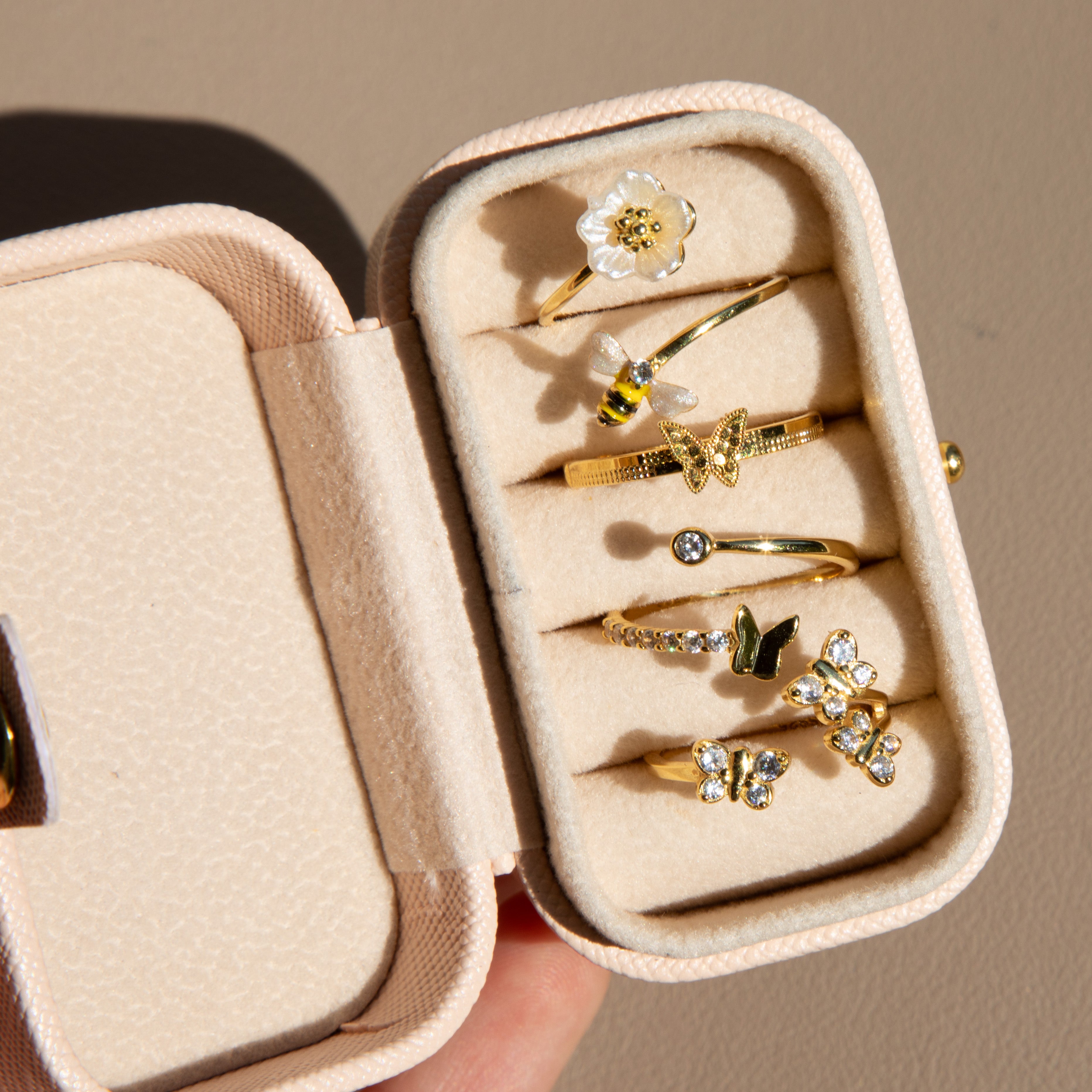 Holographic Flower Ring | Hypo-Allergenic & Anti-Tarnish Jewelry