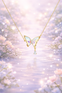 Lumière Wing Necklace