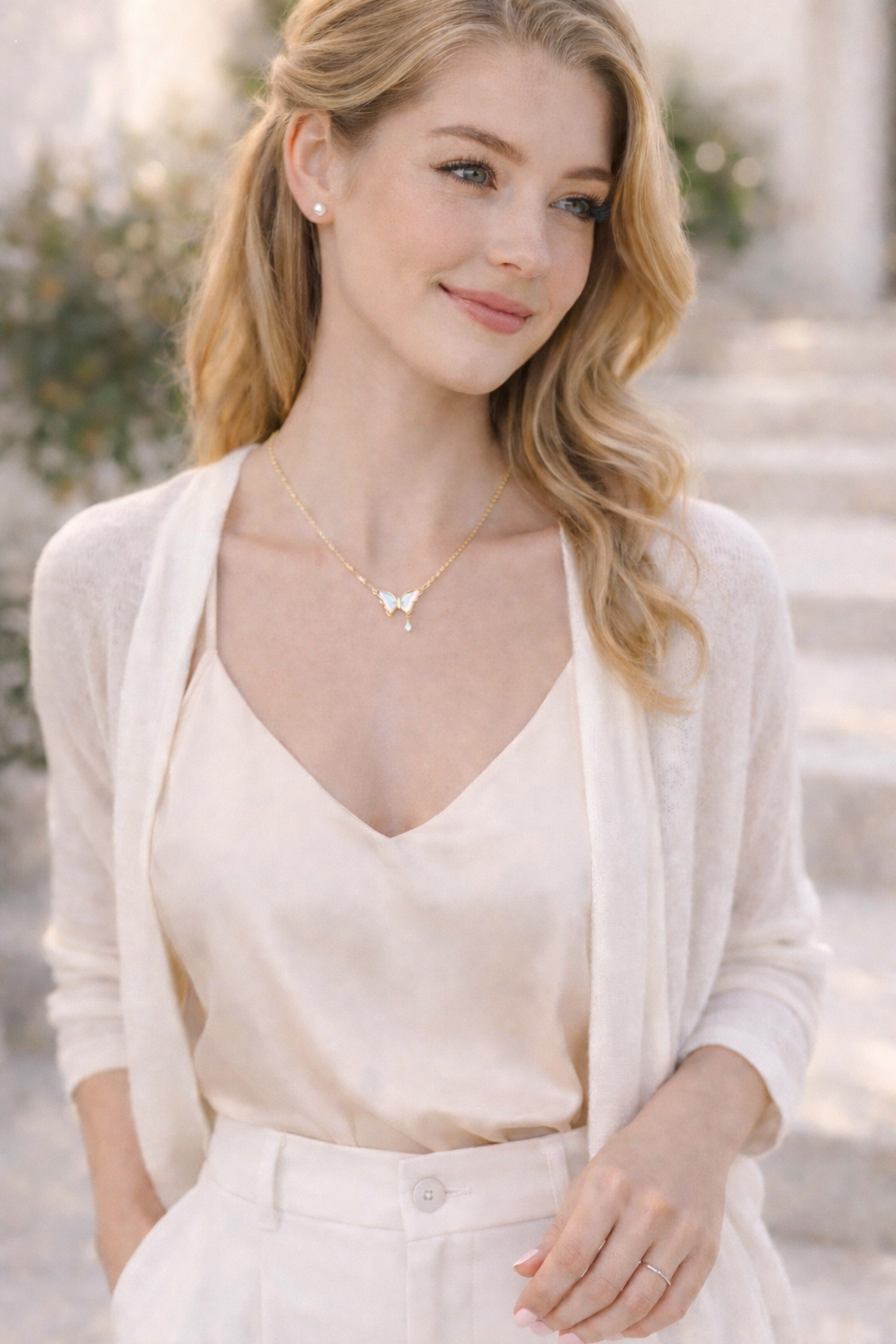 Lumière Wing Necklace