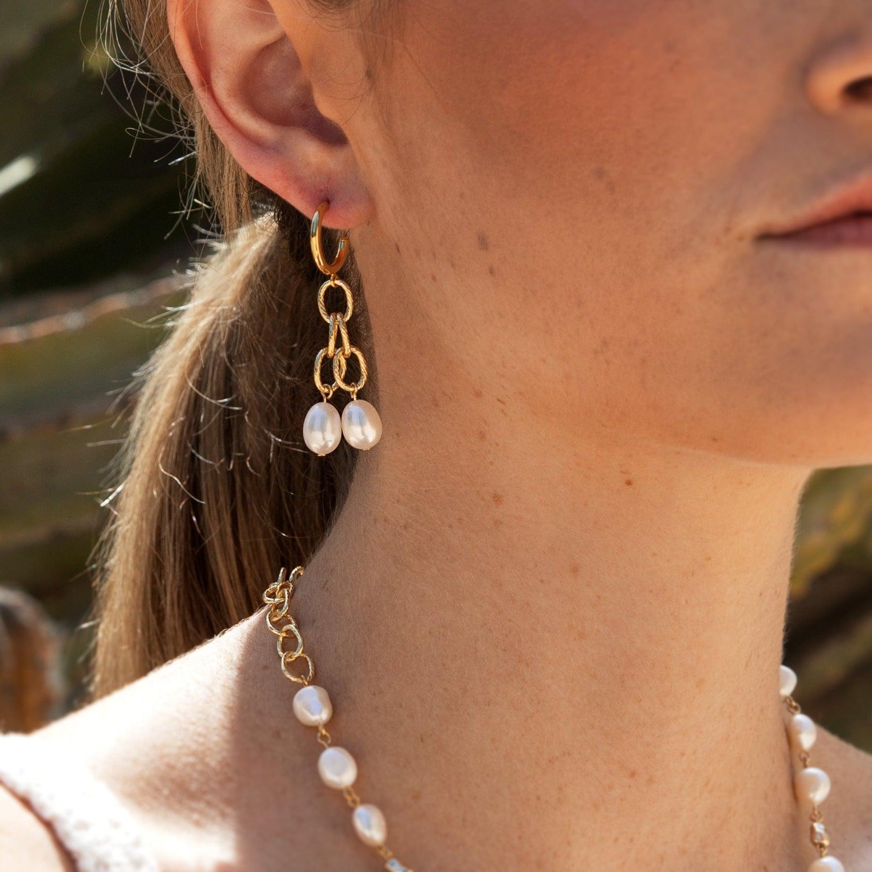 Darling Pearl Earrings