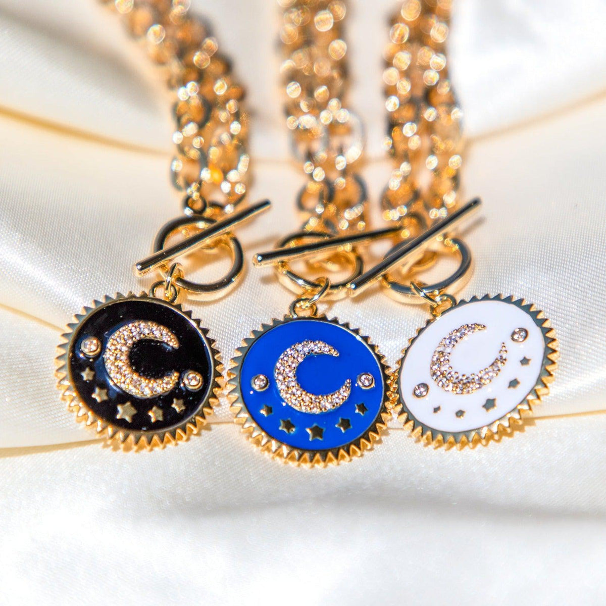 Surrounding Moon Necklace