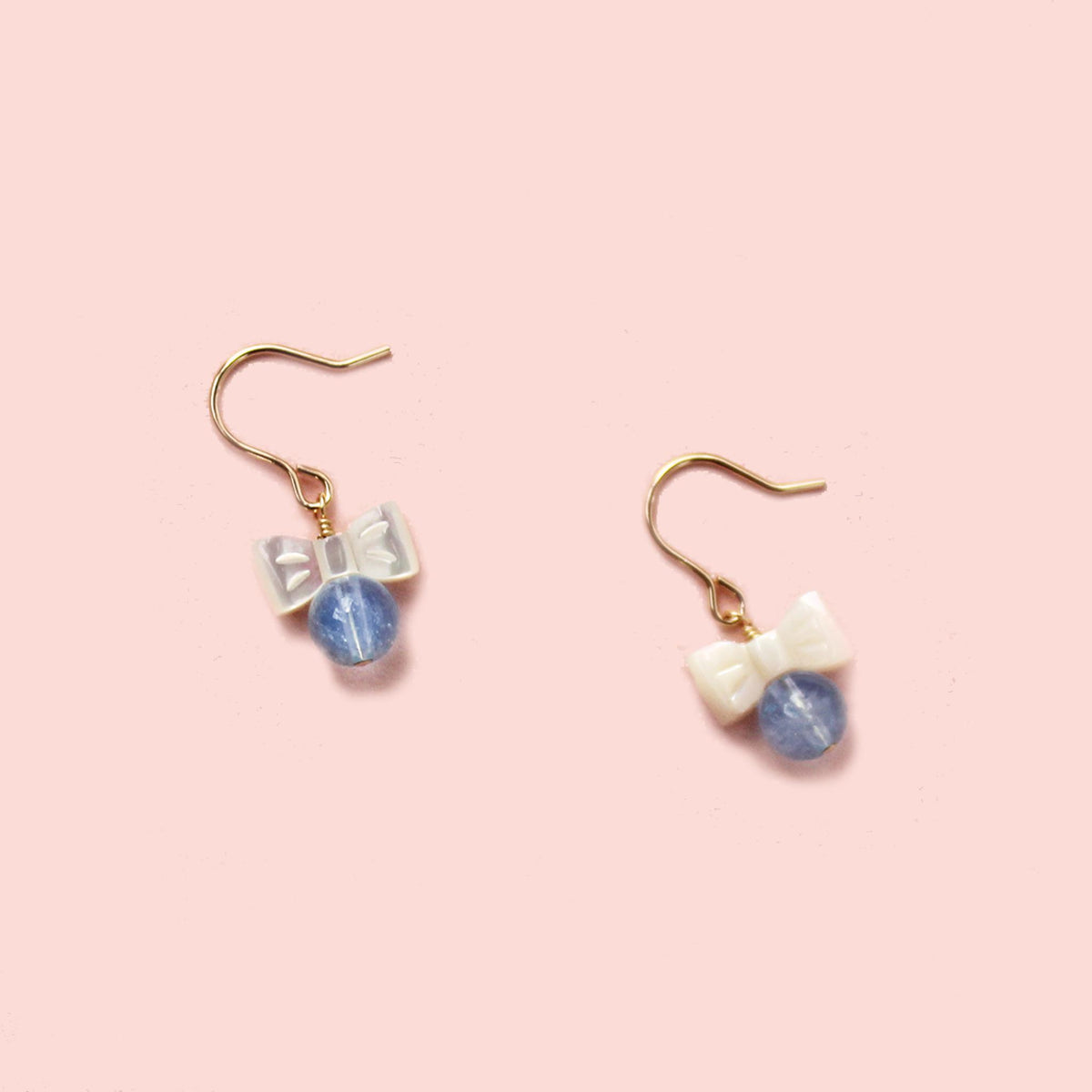 Mother of Pearl Bow Earring-Adorn Earring-La Meno