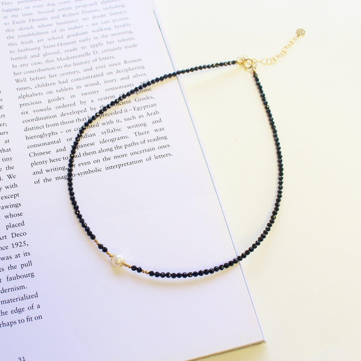 Pearl and Onyx Choker-Adorn Necklace-La Meno