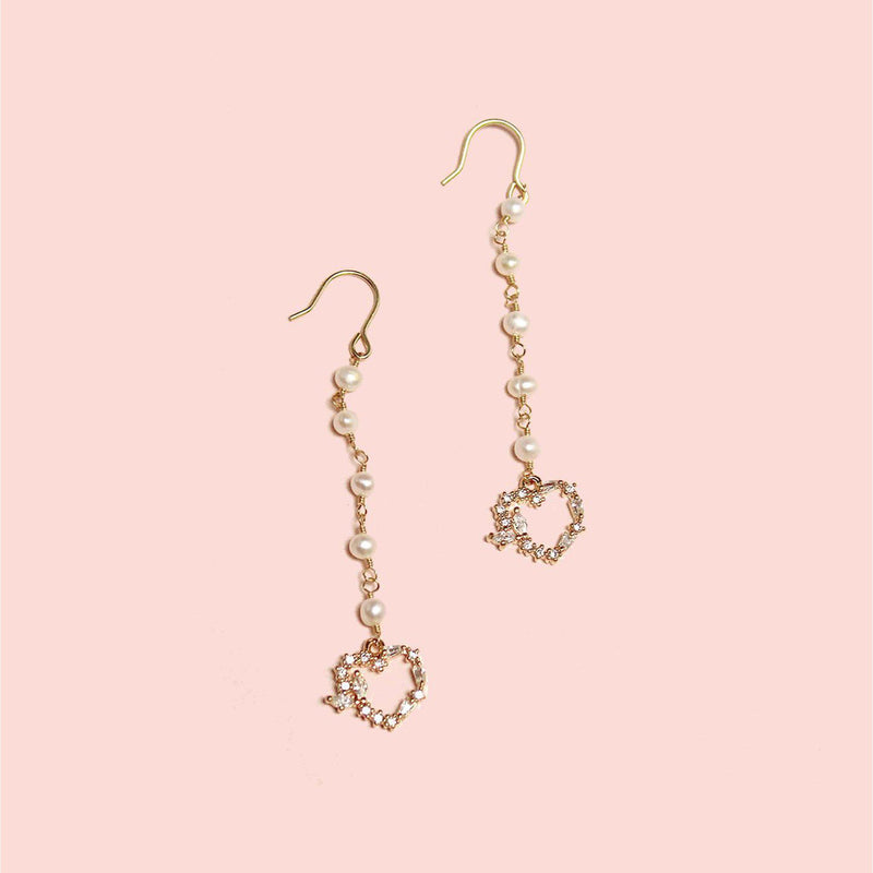 Pearl Drop Heart Earring-Adorn Earring-La Meno
