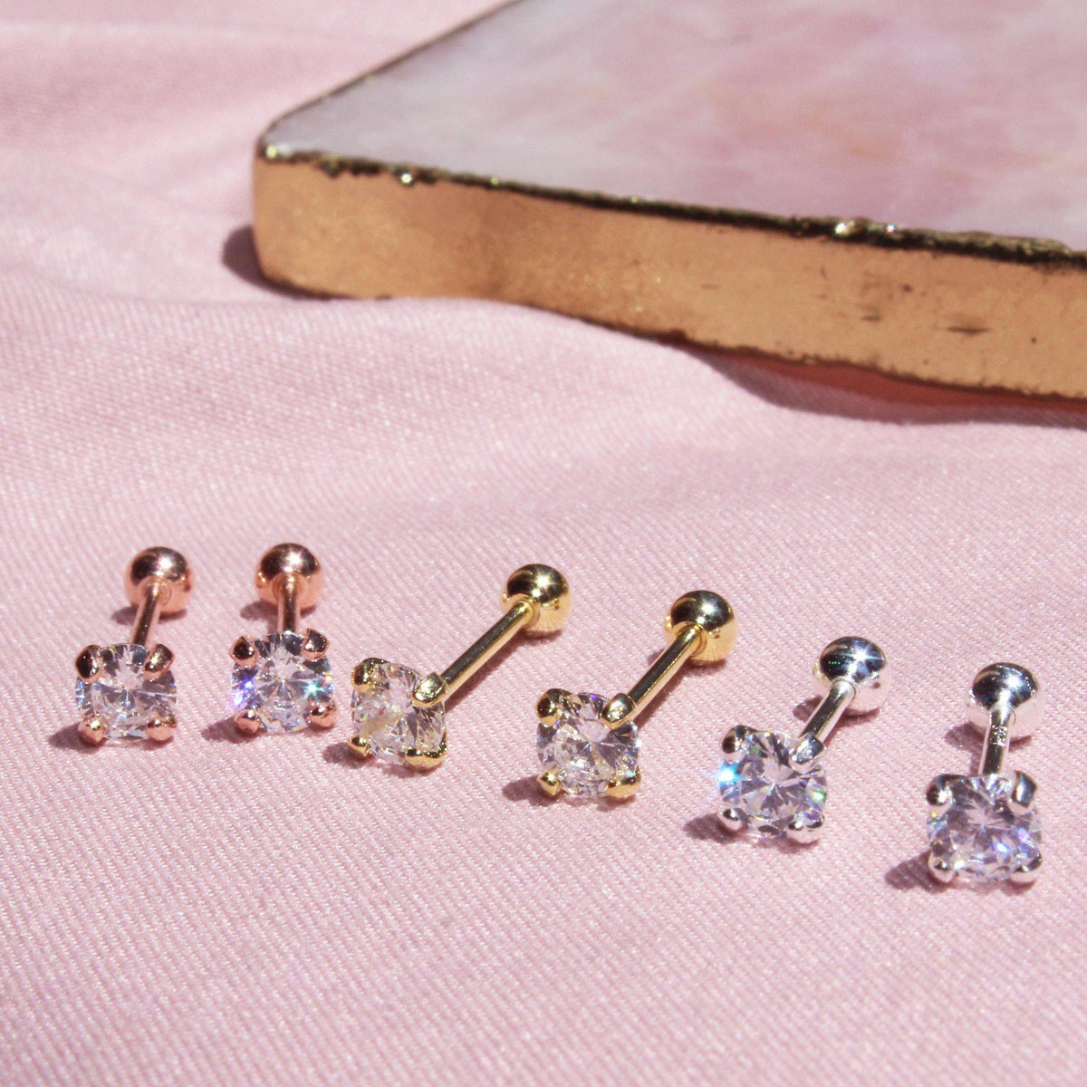 Single Diamond Screw Back Earring-Limited Edition-La Meno